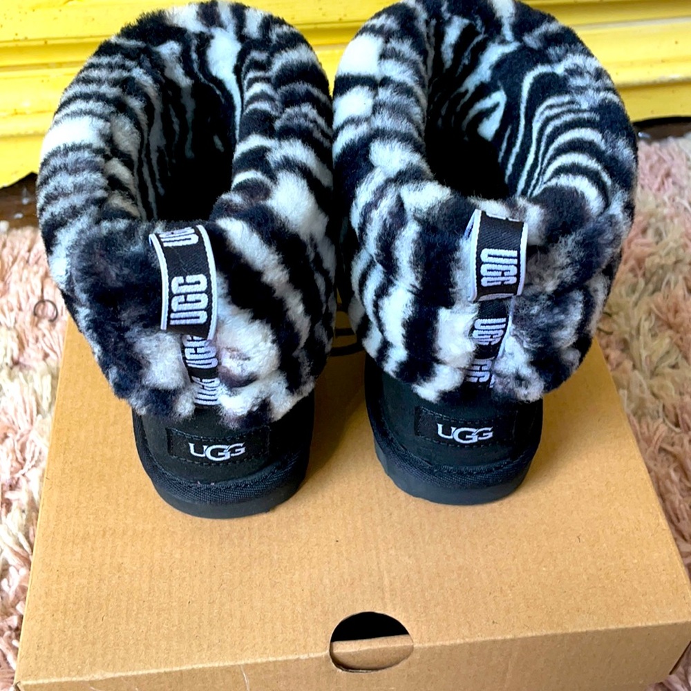 🛑SOLD🛑Brand new zebra print kids uggs